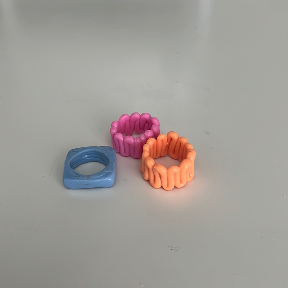 3 clay rings!